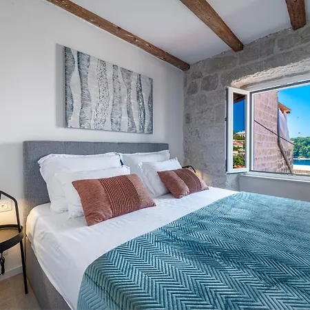 Mareta アパート ツァヴタット