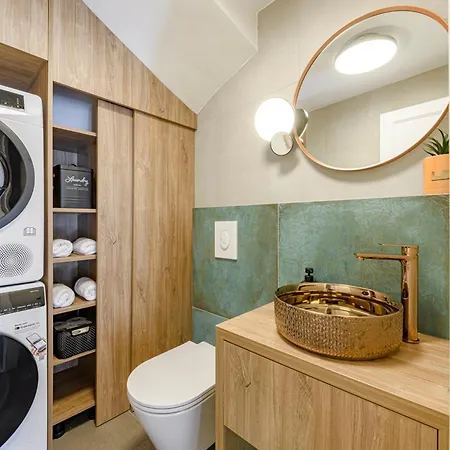 Mareta アパート ツァヴタット