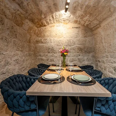 Apartment Mareta *
